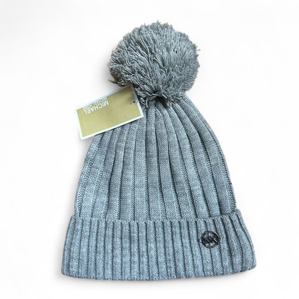 NWT MICHAEL KORS MK Womens Hat Beanie Gray Ribbed Knit w/ Pom Pom metal logo